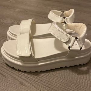 Platform Sandals Forever 21